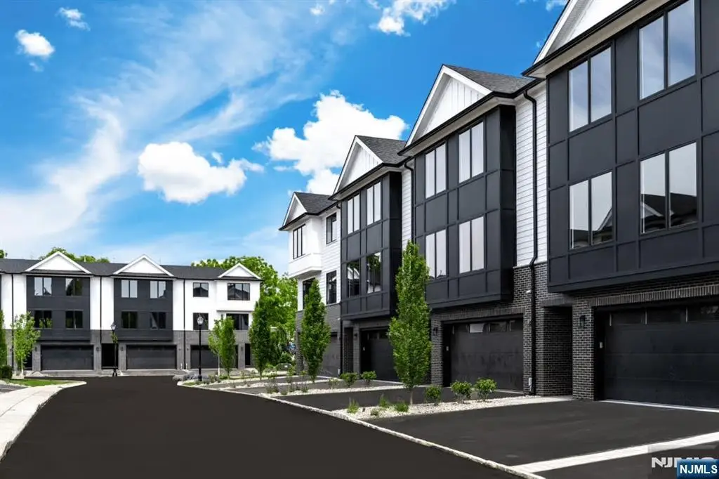 28 Skye Drive, Paramus, NJ 07652 - #1