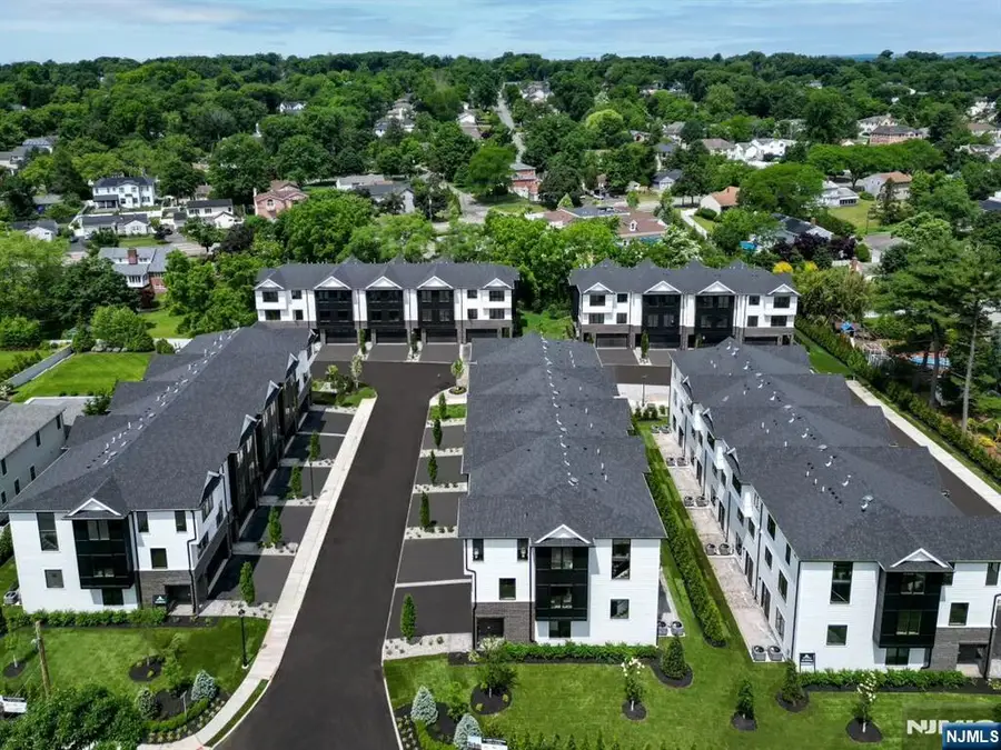 28 Skye Drive, Paramus, NJ 07652 - #3