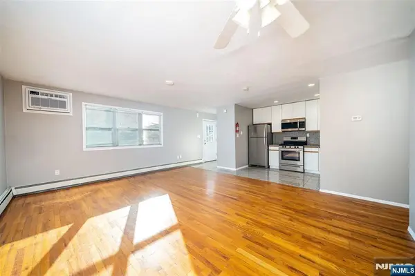 54 Chestnut Street, Weehawken, NJ 07086