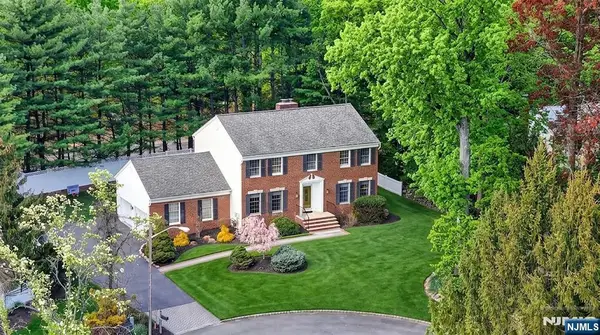 18 Stonewall Court, Mahwah, NJ 07430