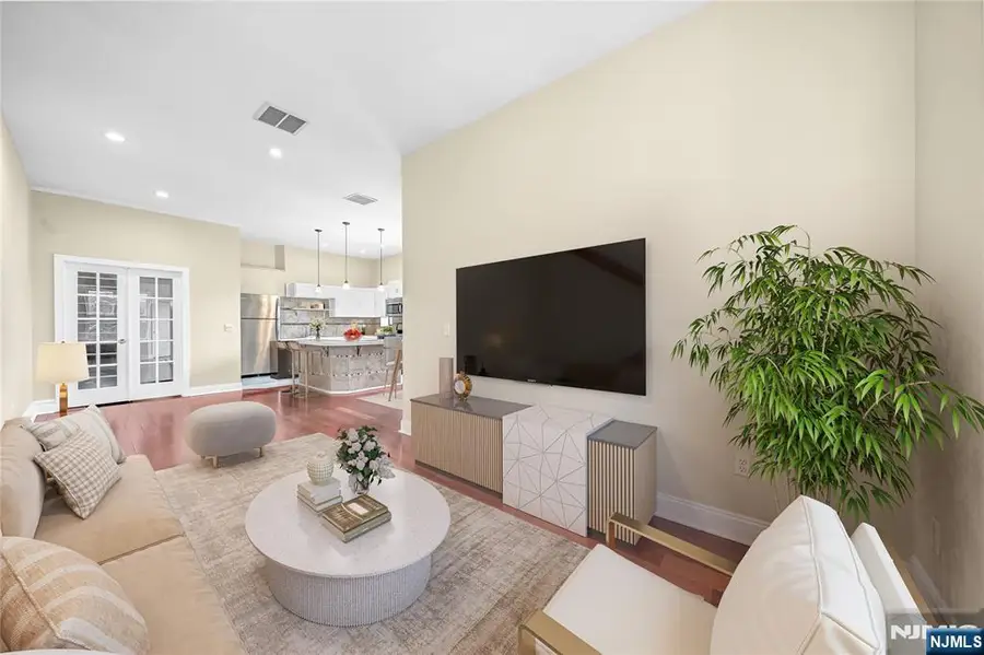 240 Clendenny Avenue 5A, Jersey City, NJ 07304 - #2