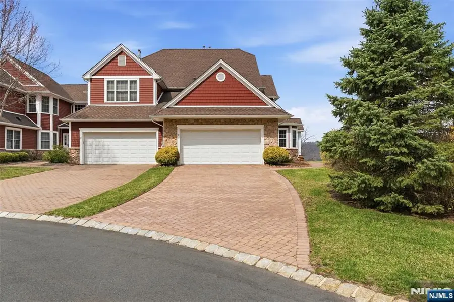 19 Rockhall Court, Hamburg, NJ 07419 - #2