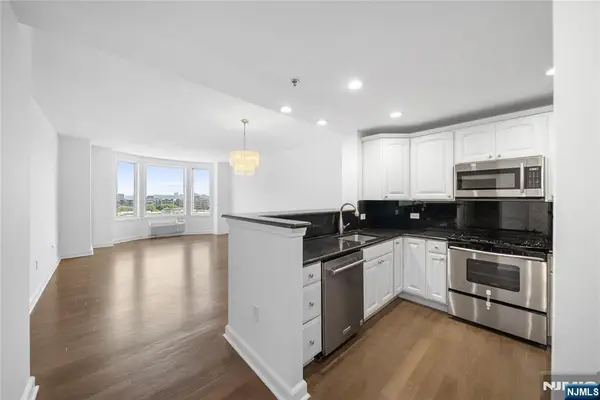 6408 City Place, Edgewater, NJ 07020