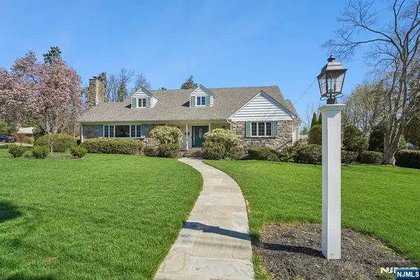 5 Witherspoon Road, Clifton, NJ 07013