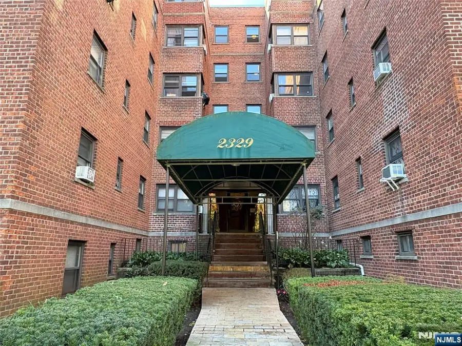 2329 Hudson Terrace C3, Fort Lee, NJ 07024 - #3