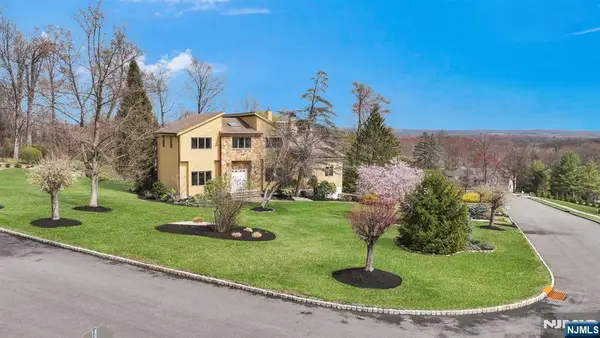 17 Sherbrooke Drive, Lincoln Park Borough, NJ 07035