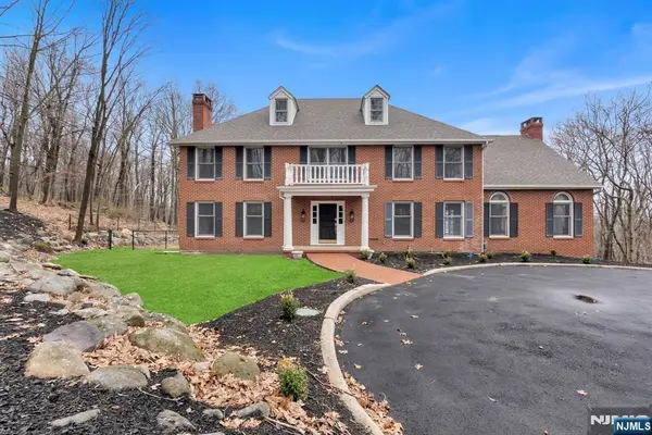 853 Shadow Ridge Road, Franklin Lakes, NJ 07417