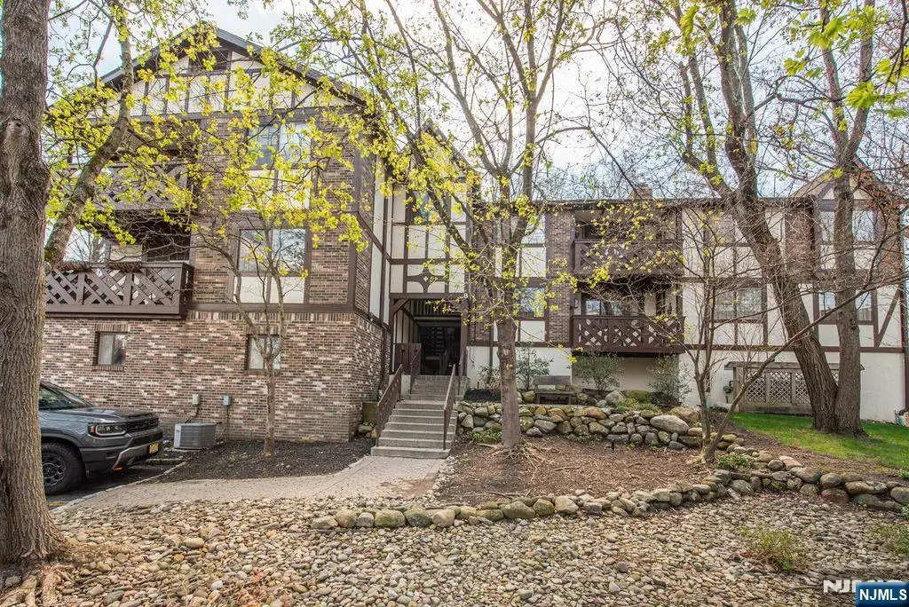 802 Thoreau Court, Mahwah, NJ 07430 - #1