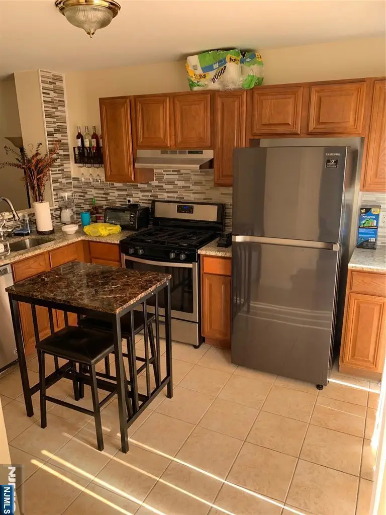 25 Holland Street, Newark, NJ 07103 - #2