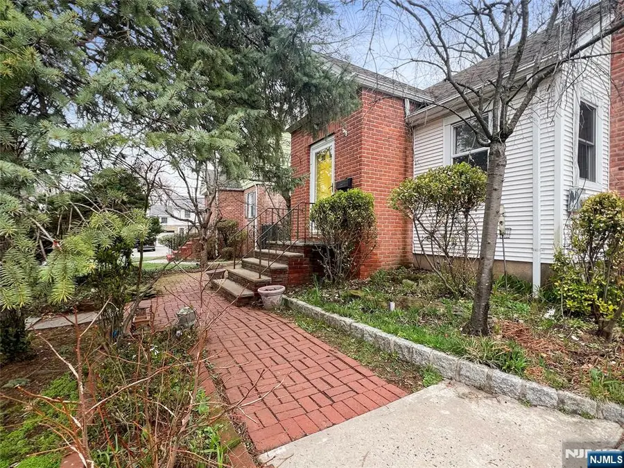 27 Jagoe Street, Bergenfield, NJ 07621 - #2