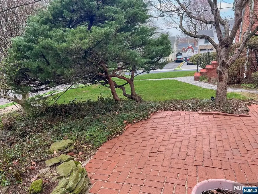 27 Jagoe Street, Bergenfield, NJ 07621 - #3