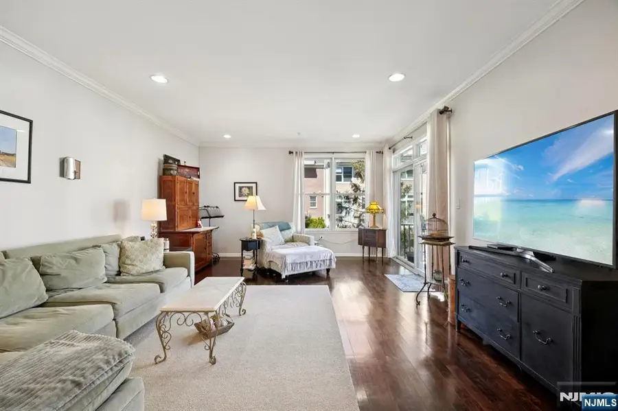 428 Newburgh Court, West New York, NJ 07093 - #3