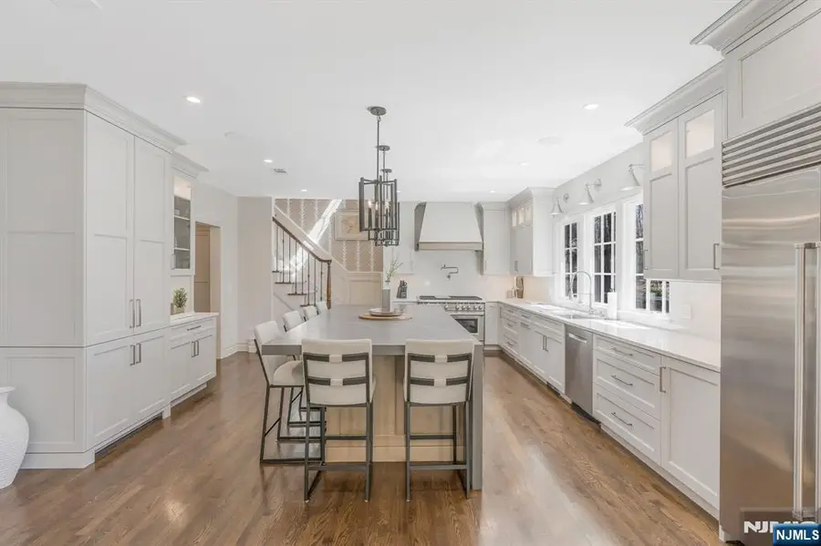 390 Lavelle Court, Wyckoff, NJ 07481 - #3