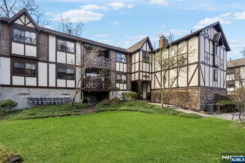 2309 Hemingway Lane 2309, Mahwah, NJ 07430 - #1