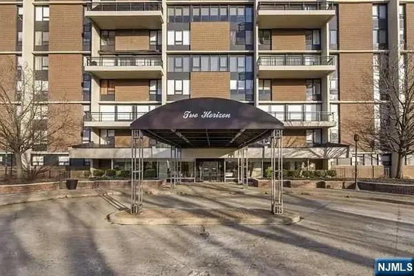 2 Horizon Road 1423, Fort Lee, NJ 07024