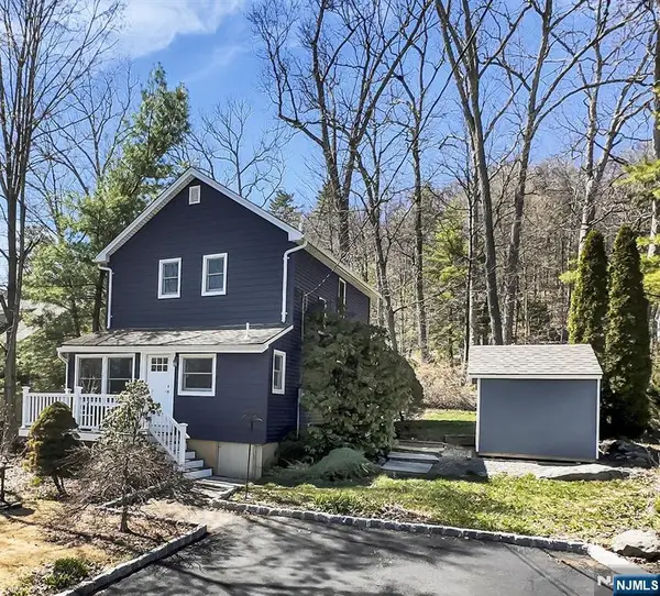 7 Shadowy Lane, West Milford, NJ 07480