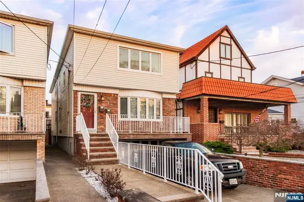 230 Avenue A, Bayonne, NJ 07002