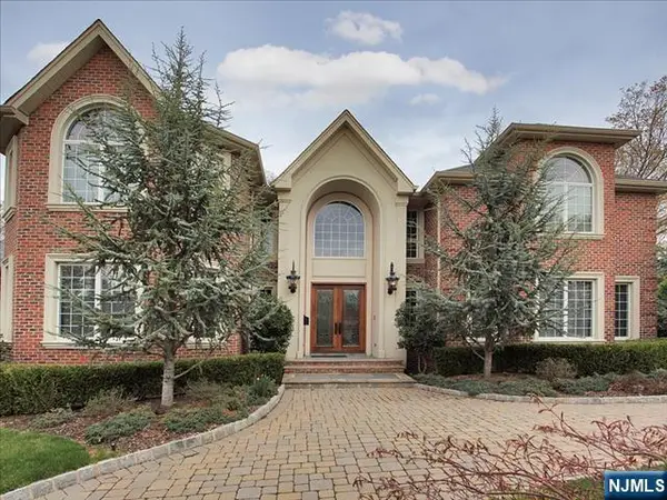 8 Willow Drive, Englewood Cliffs, NJ 07632
