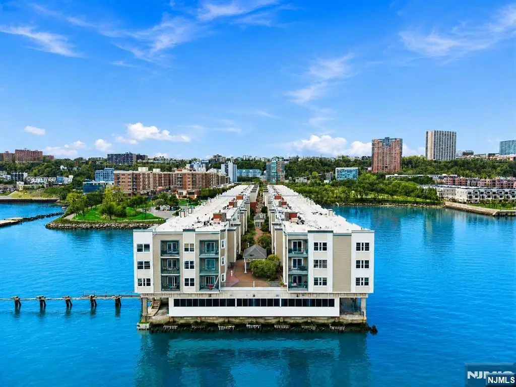 324 The Promenade, Edgewater, NJ 07020 - #1