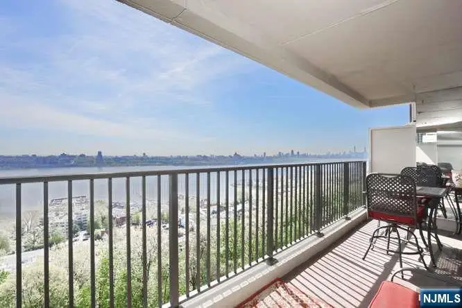 3 Horizon Road 815, Fort Lee, NJ 07024 - #3