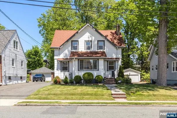 87 W Forest Avenue, Teaneck, NJ 07666