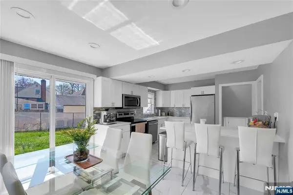 136 E Clinton Avenue, Bergenfield, NJ 07621