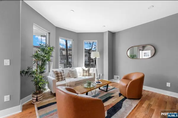 219 Clerk Street 2, Jersey City, NJ 07305