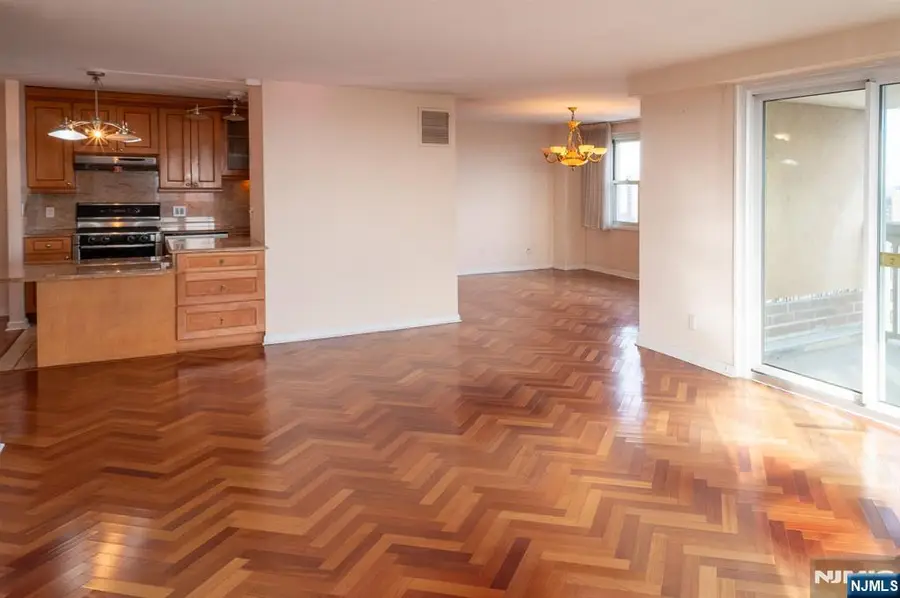 555 North Avenue 20F, Fort Lee, NJ 07024 - #3