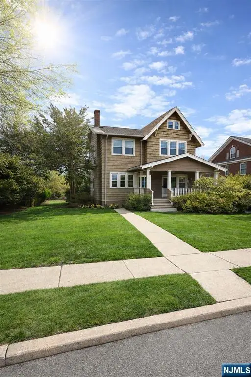 327 Rutland Avenue, Teaneck, NJ 07666