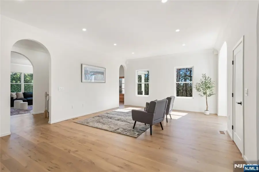 175 E Crescent Avenue, Allendale, NJ 07401 - #3