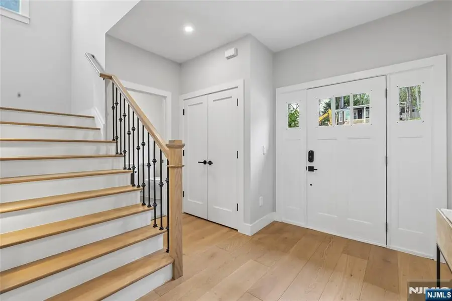 34 Merrifield Way, Cresskill, NJ 07626 - #3