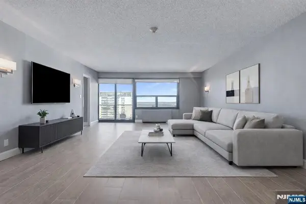 2 Claridge Drive 7KE, Verona, NJ 07044