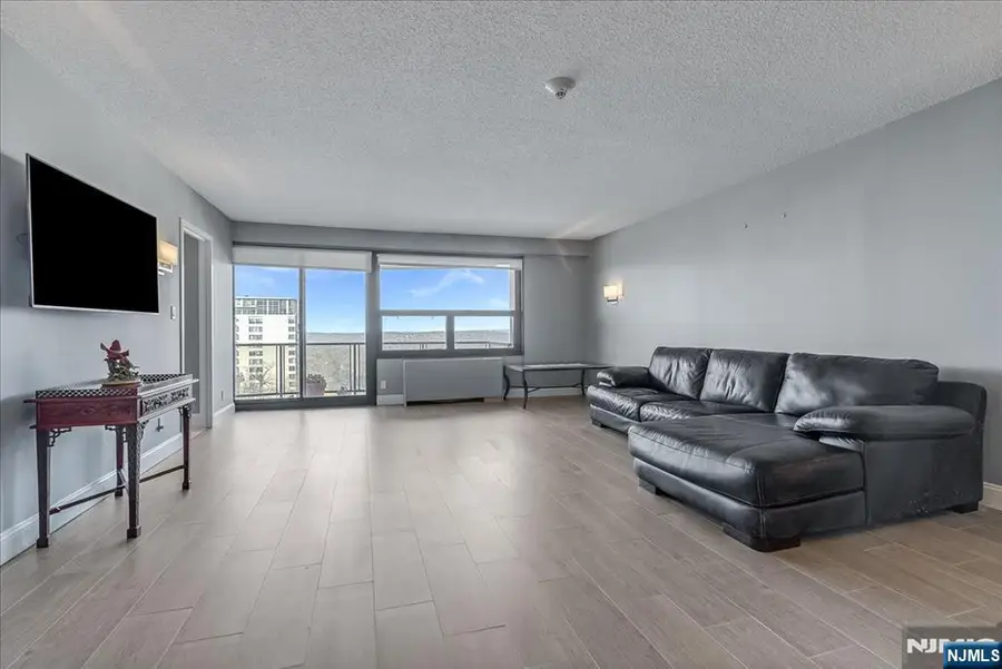 2 Claridge Drive 7KE, Verona, NJ 07044 - #2