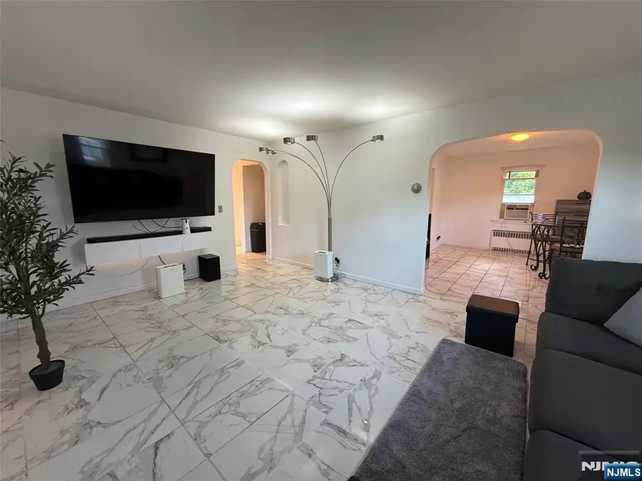 165 Oak Grove Avenue, Hasbrouck Heights, NJ 07604 - #3