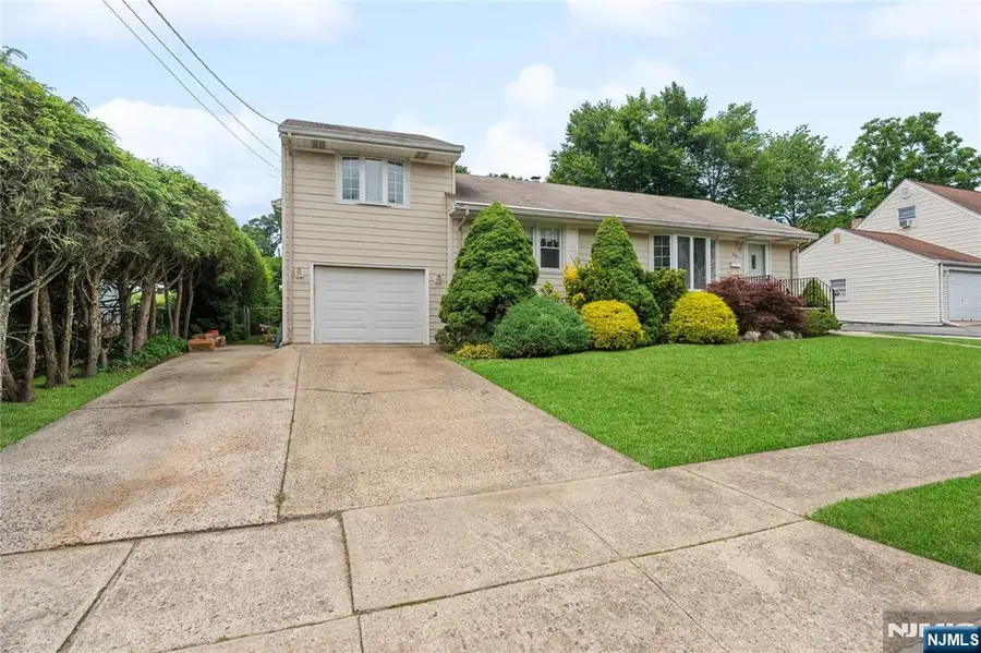 380 Howard Street, Township Of Washington, NJ 07676 - #2