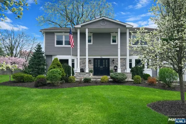 1 Dellmead Drive, Livingston, NJ 07039
