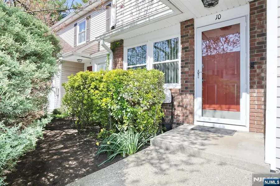 10 Chris Court, Fair Lawn, NJ 07410 - #3