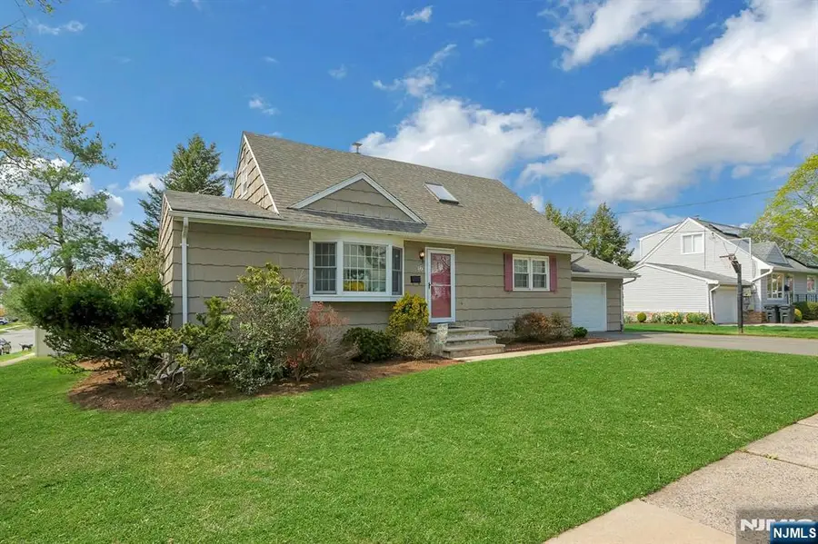 16 Addicks Road, Westwood, NJ 07675 - #2