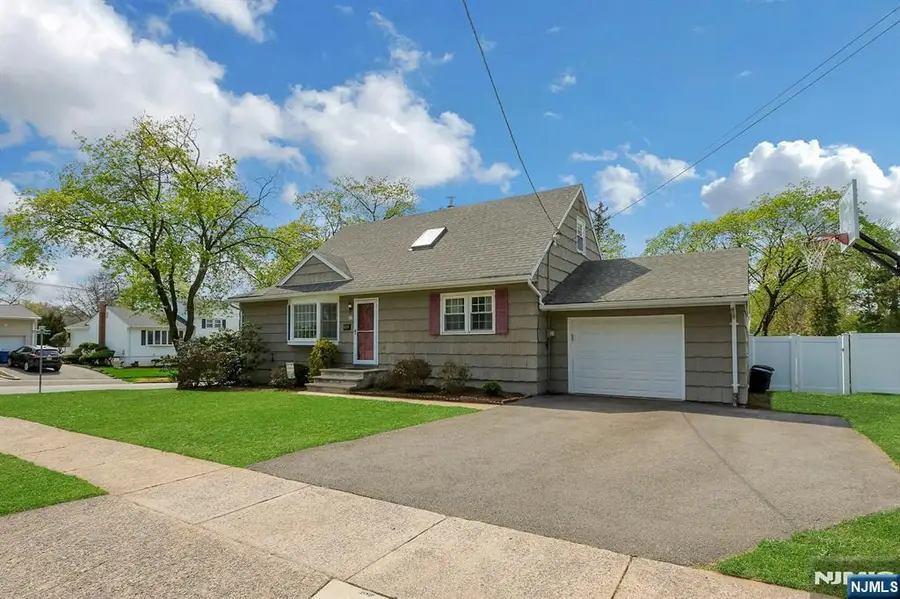 16 Addicks Road, Westwood, NJ 07675 - #3