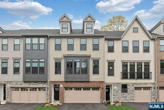 92 Cinnamon Drive, Upper Saddle River, NJ 07458 - #1