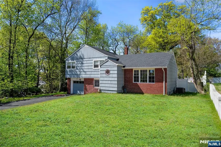 20 Blish Place, Dumont, NJ 07628 - #3