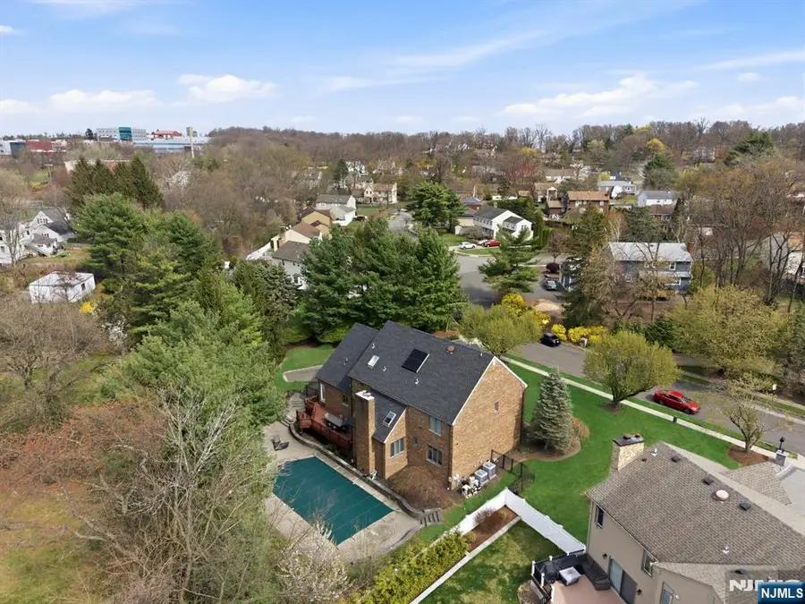 8 Danielle Drive, Wayne, NJ 07470 - #2