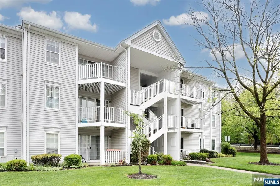 1093 Ash Drive, Mahwah, NJ 07430 - #3