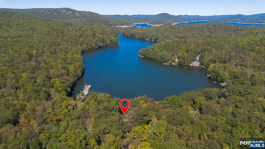 70 Harrison Lane, Bloomingdale, NJ 07403 - #2