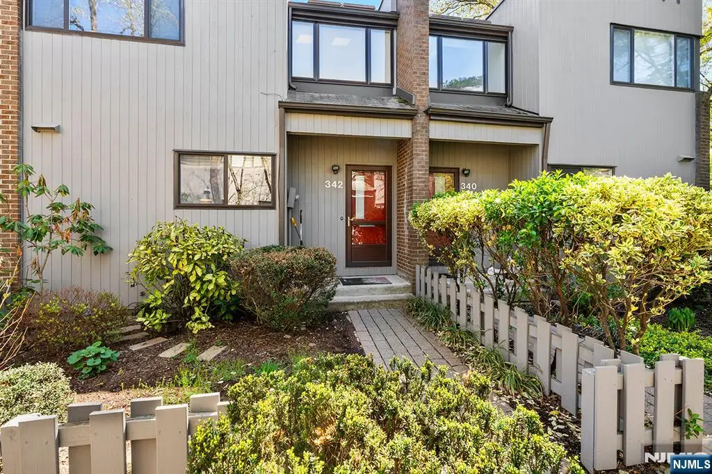 342 Pond Court 9C, Township Of Washington, NJ 07676 - #1