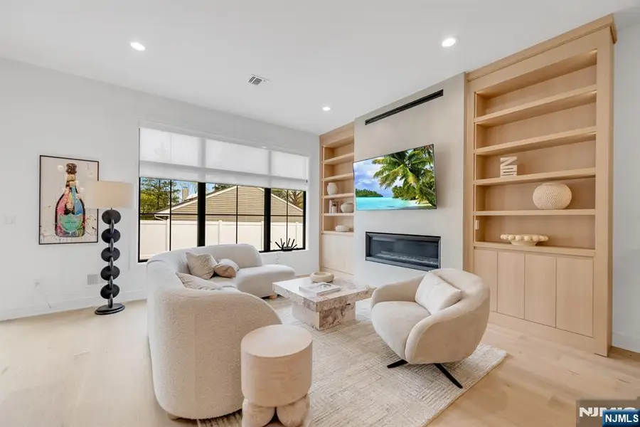 17 Feldman Court, Paramus, NJ 07652 - #2