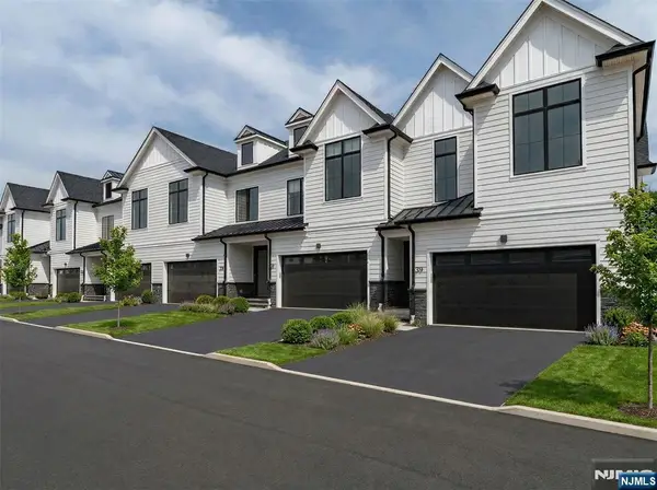 18 Feldman Court, Paramus, NJ 07652