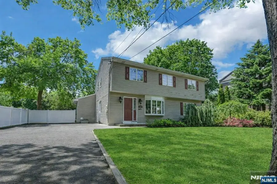 44 W Midland Avenue, Paramus, NJ 07652 - #3