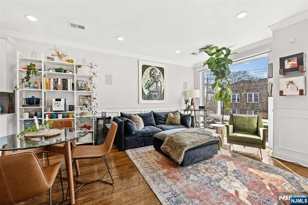 948 Summit Avenue 2, Jersey City, NJ 07307 - #1