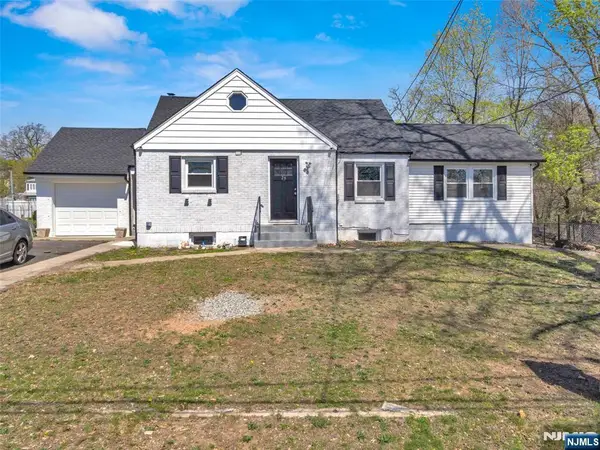 29 Stansfield Place, North Haledon, NJ 07508